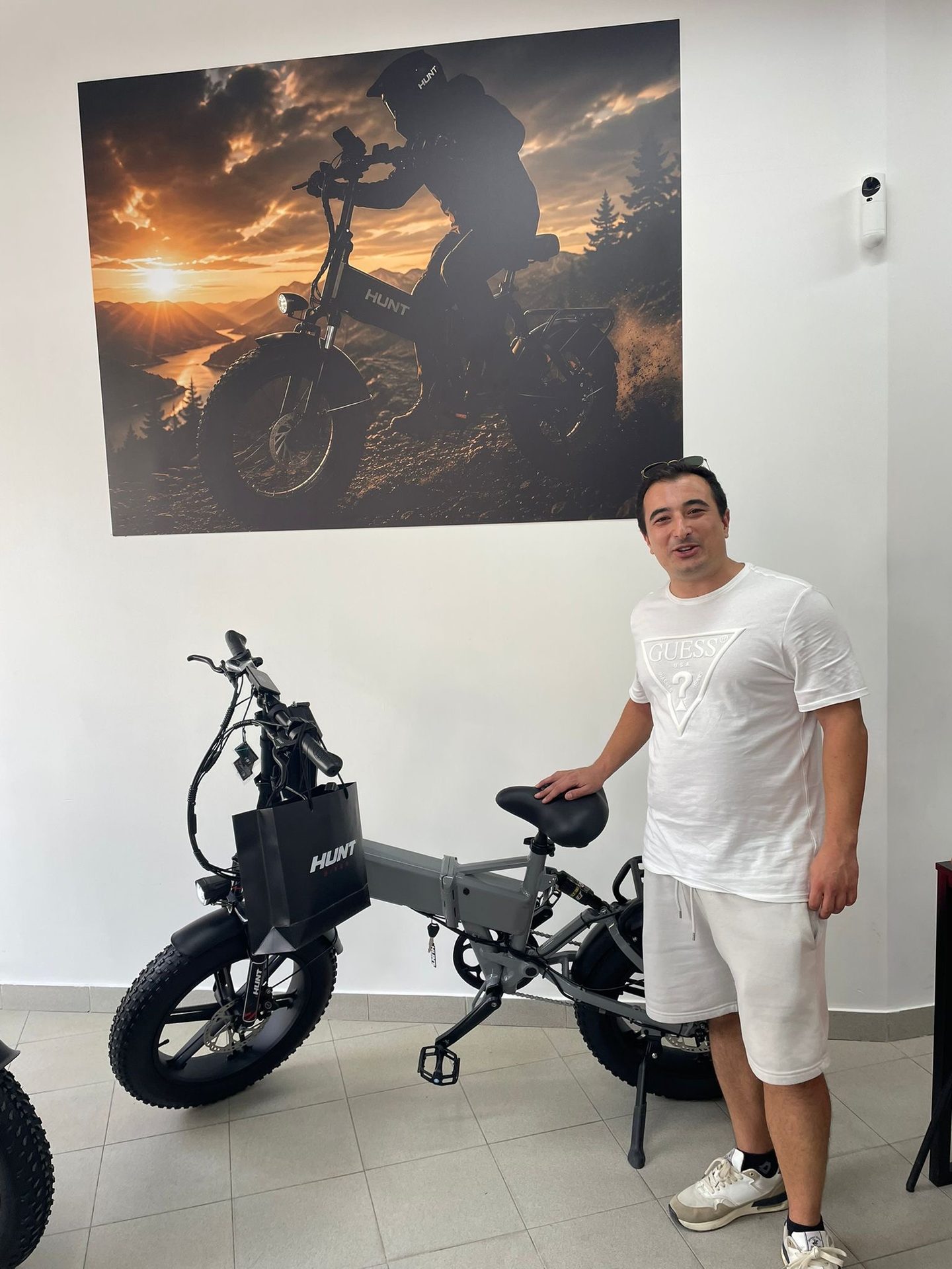Cliente Hunt Bikes con la sua e-bike